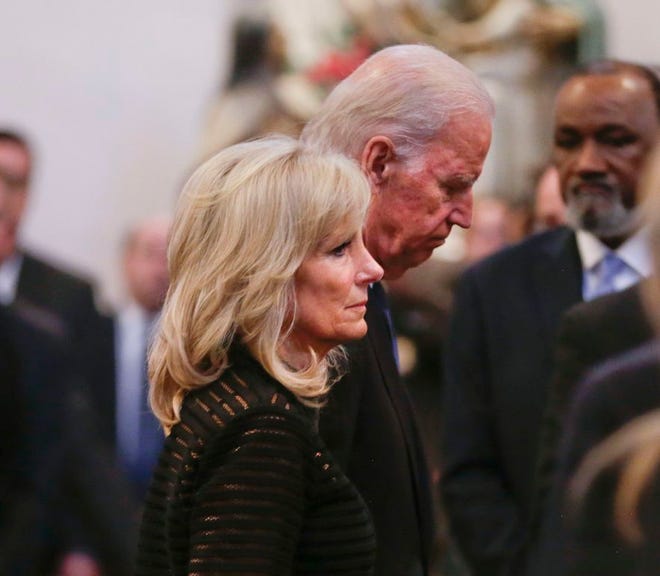 🚨 FLOTUS HAMMERS SPECIAL COUNSEL

<a href="/FLOTUS/">First Lady Melania Trump</a> <a href="/DrBiden/">Dr. Jill Biden</a>:

"I hope you can imagine how it felt to read that attack -- not just as Joe's wife, but as Beau's mother. I don't know what this Special Counsel was trying to achieve.

We should give everyone grace, and I can't imagine someone
