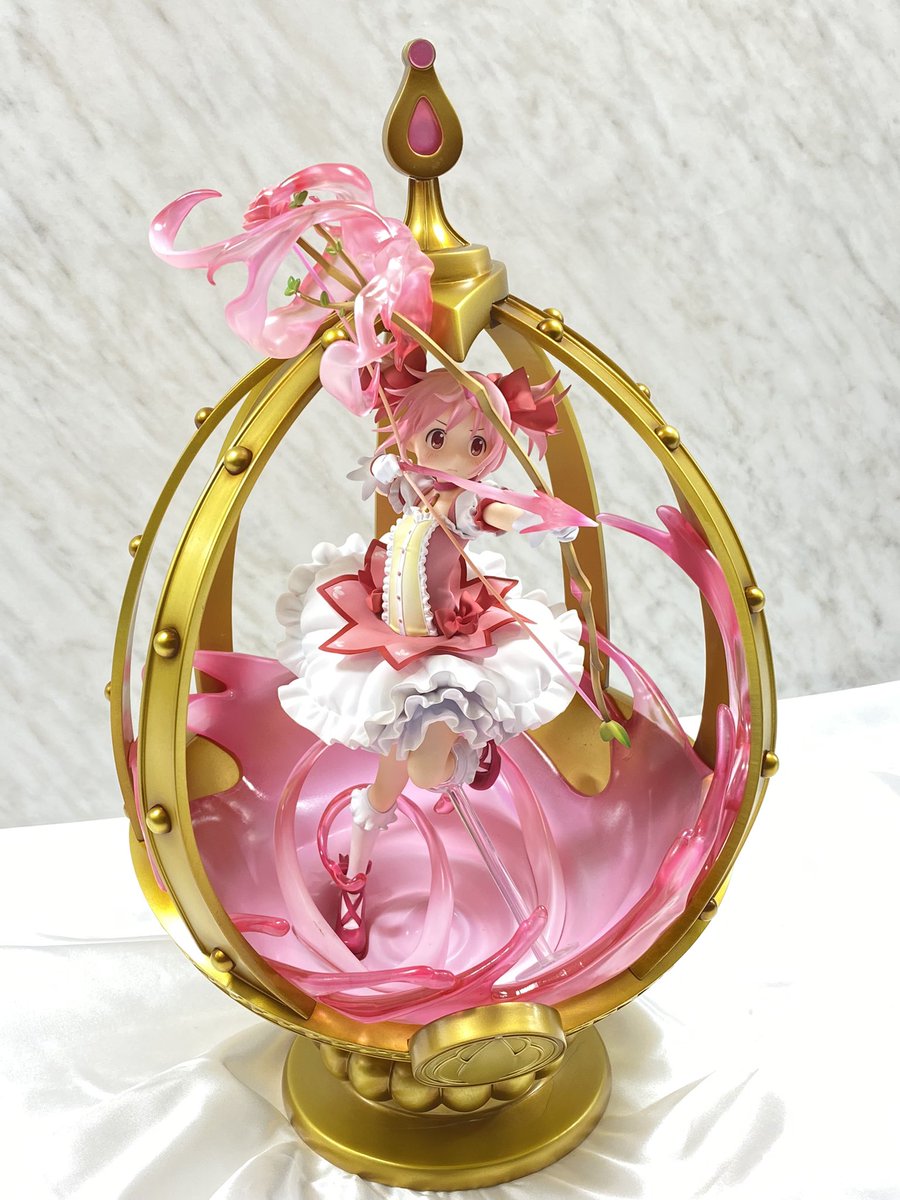 amakurakeiji's tweet image. SHIBUYA SCRAMBLE FIGURE、ソウルジェムまどか彩色済み展示