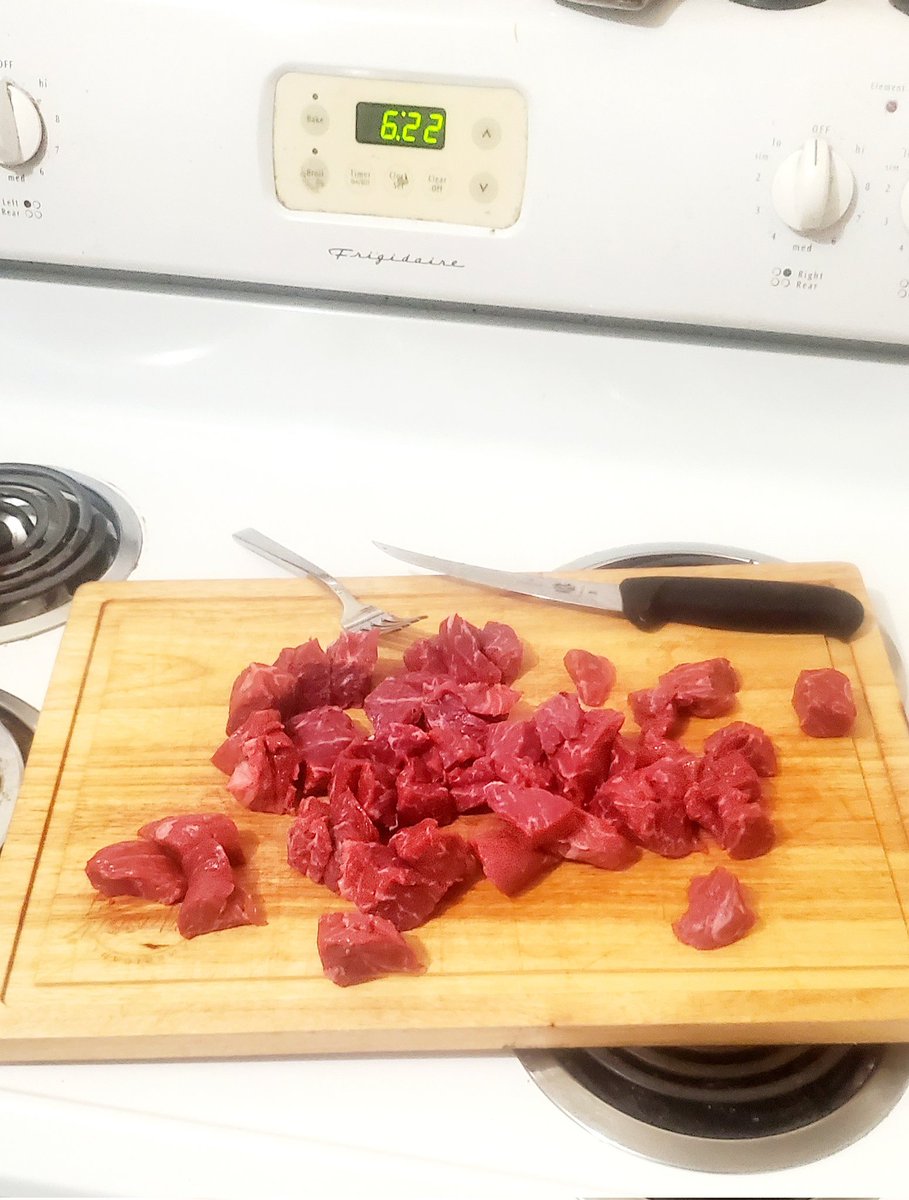 SoJoBmanUtefan's tweet image. LFG #MeatPrep #SuperBowl
#Kabobs #Smashburgers