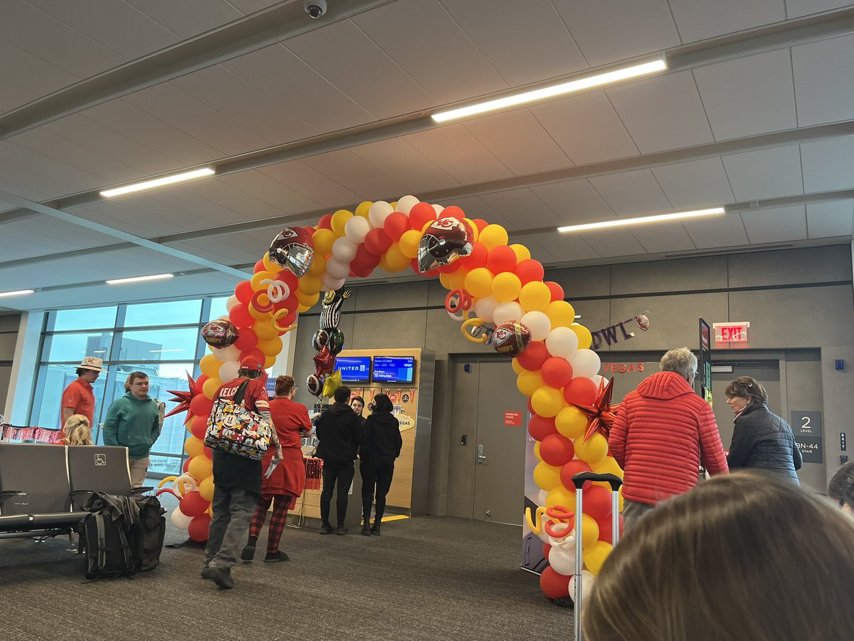 Big Chiefs Energy at the Kansas City airport today. Now that I’m safely out of Missouri airspace I can say… Go Niners! 🎉