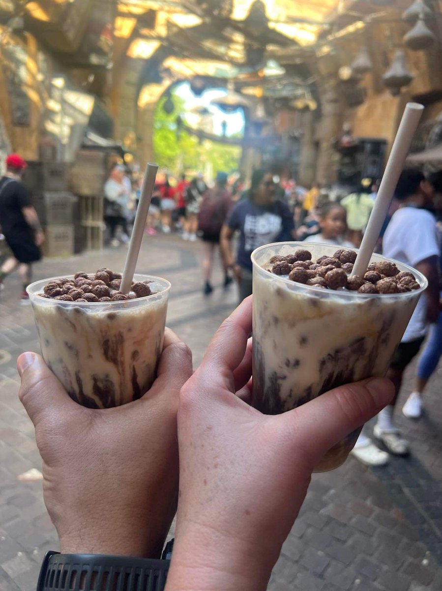 SlimeSquare84's tweet photo. Have you tried the Black Spire Brew? โ
#BlackSpireOutpost #Baatu #Starwars #HollywoodStudios https://t.co/dPVd8CSCJ5