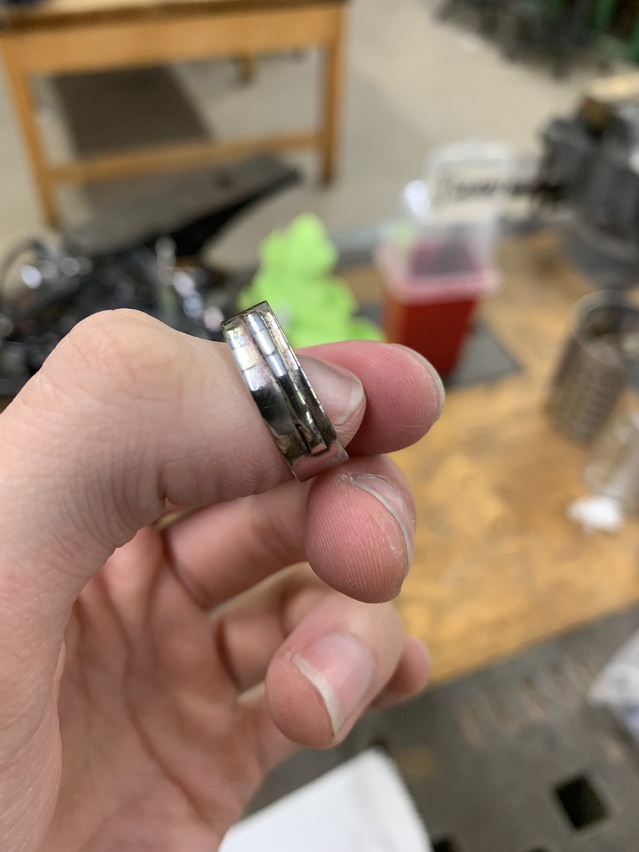 RandyBnipsVRC's tweet photo. Made a few rings for some friends for Valentine’s Day https://t.co/6puZAbbaSI