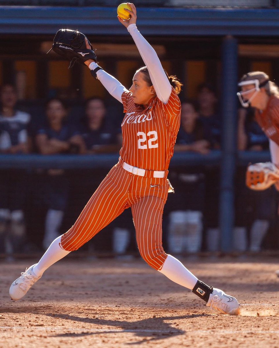LONGHORNS DOMINATE 😎🤯

No. 5 Texas, for the third time in program history, hits multiple grand slams in one game defeating No. 8 UCLA, 16-0!

#NCAASoftball x 📸 IG/texassoftball