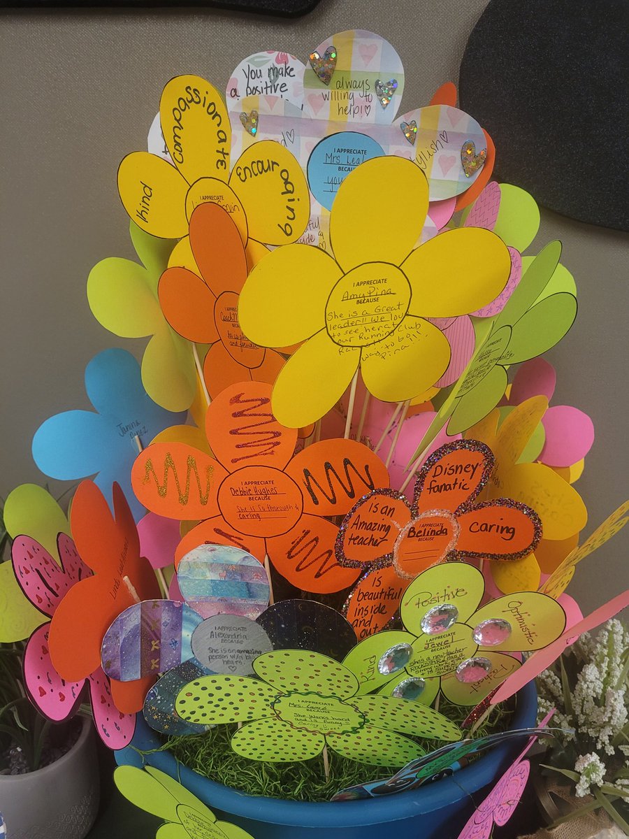 FILL THE FLOWERPOT!! EVERY staff member affirming one another for the amazing human beings they are every day!! We love intentionally building this positive culture at LJE. #CCISD #CKH