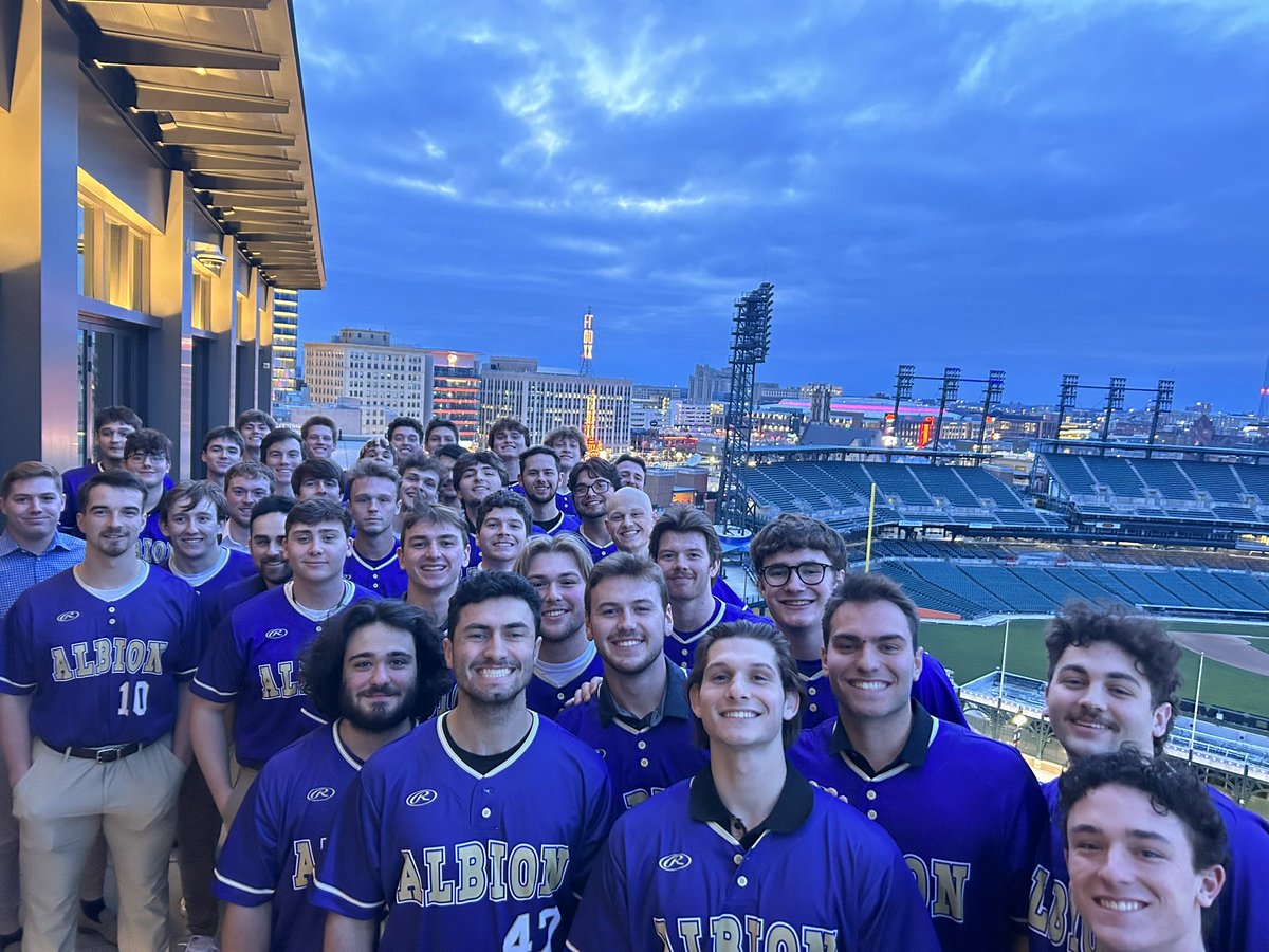 Just a normal Saturday night…Thanks to all the alumni, parents, and friends for joining us for the annual First Pitch Dinner. A great evening with great friends! 2 weeks until first pitch. #DAC