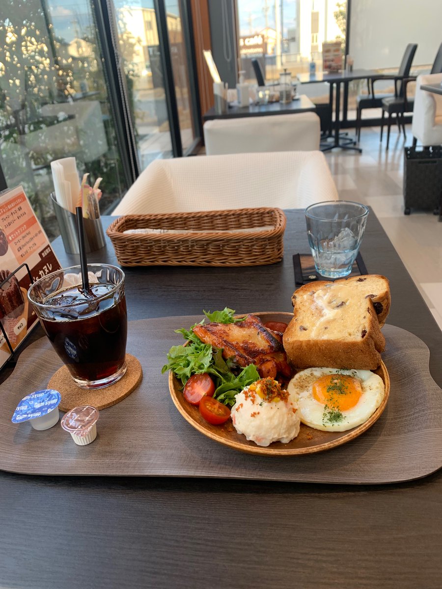 昨日、仕事の合間にお気に入りの店にてブランチセット注文しました☕️
久しぶり12日(月)休みだけど、予定埋まらない(T . T)
