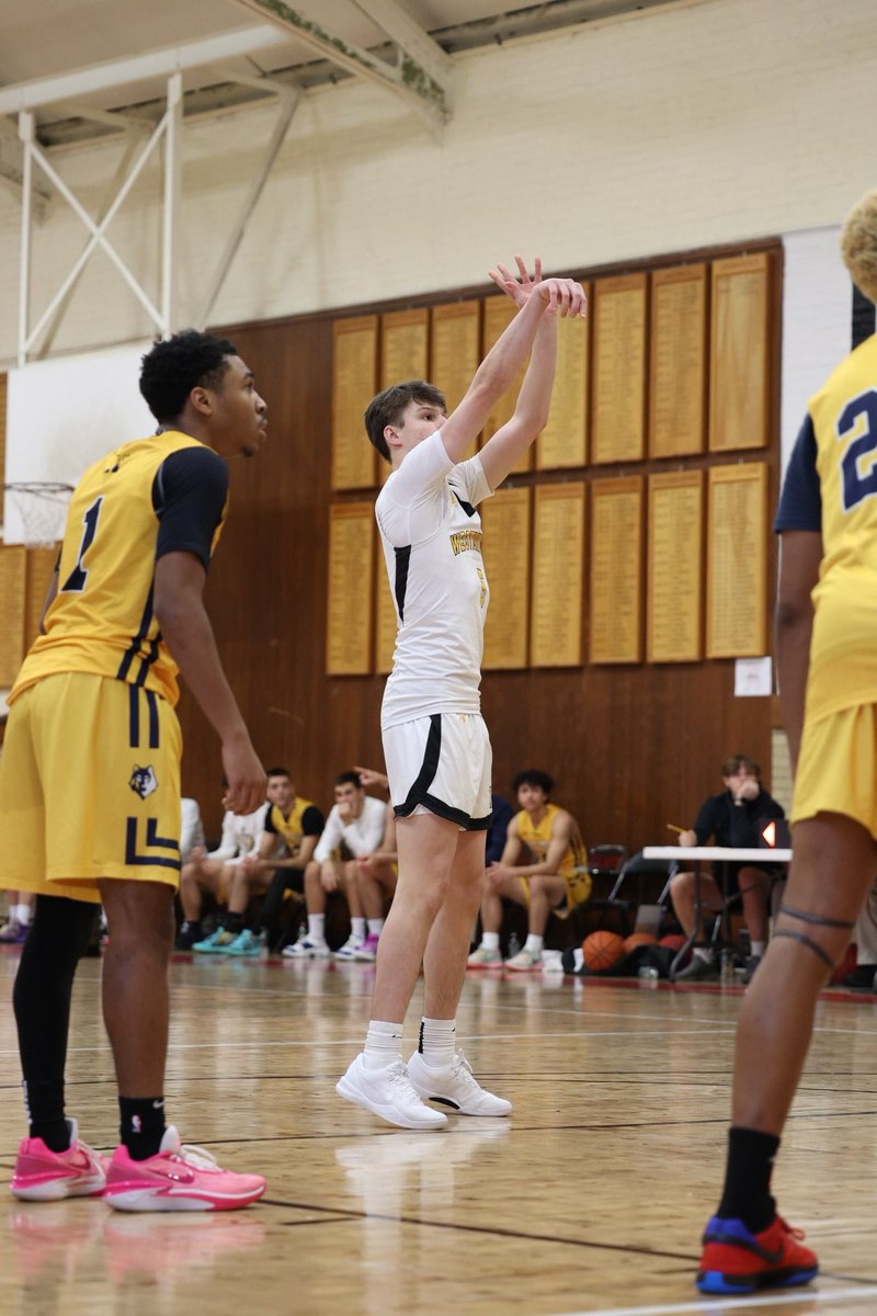 Westy came up short in the closing seconds to a gritty Fredrick Gunn team on the road tonight! 

Jermaine James: 26P, 4A, 1S
Wills Lown: 16P (3 👌🏻), 2A, 3R
Austin Black: 12P, 10R, 2B, 1A
Cayden Darnowski: 7P, 6R, 2A
Jake Carbone: 6P, 3A, 2S, 2R
Jayden Reid: 4P, 5R, 3A

#Westy🏀