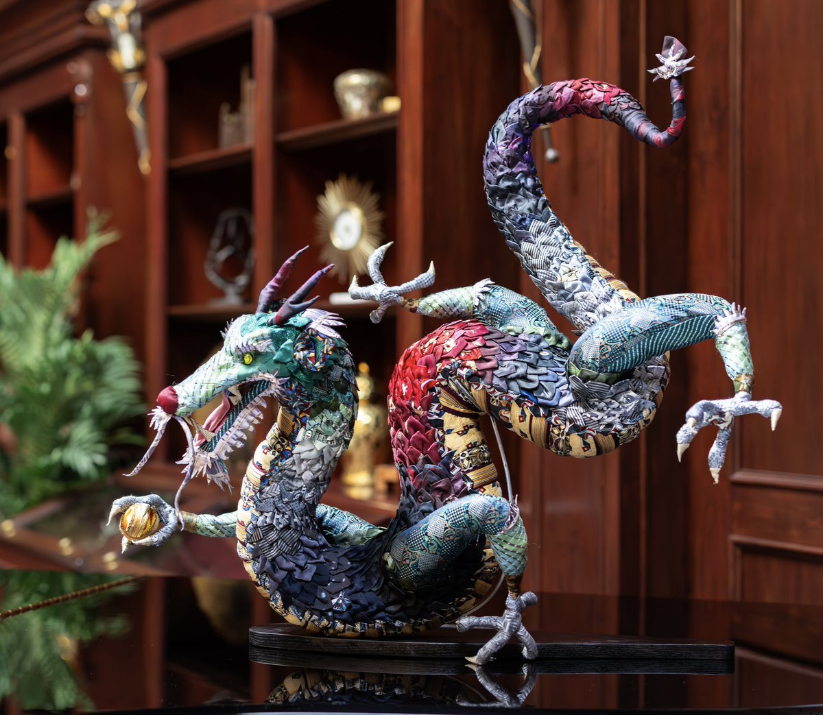 Happy Lunar New Year! Wishing everyone a great Year of the Dragon. Dragon sculpture by the talented Kristina Skarstedt kristinaskarstedt.com #YearoftheDragon2024