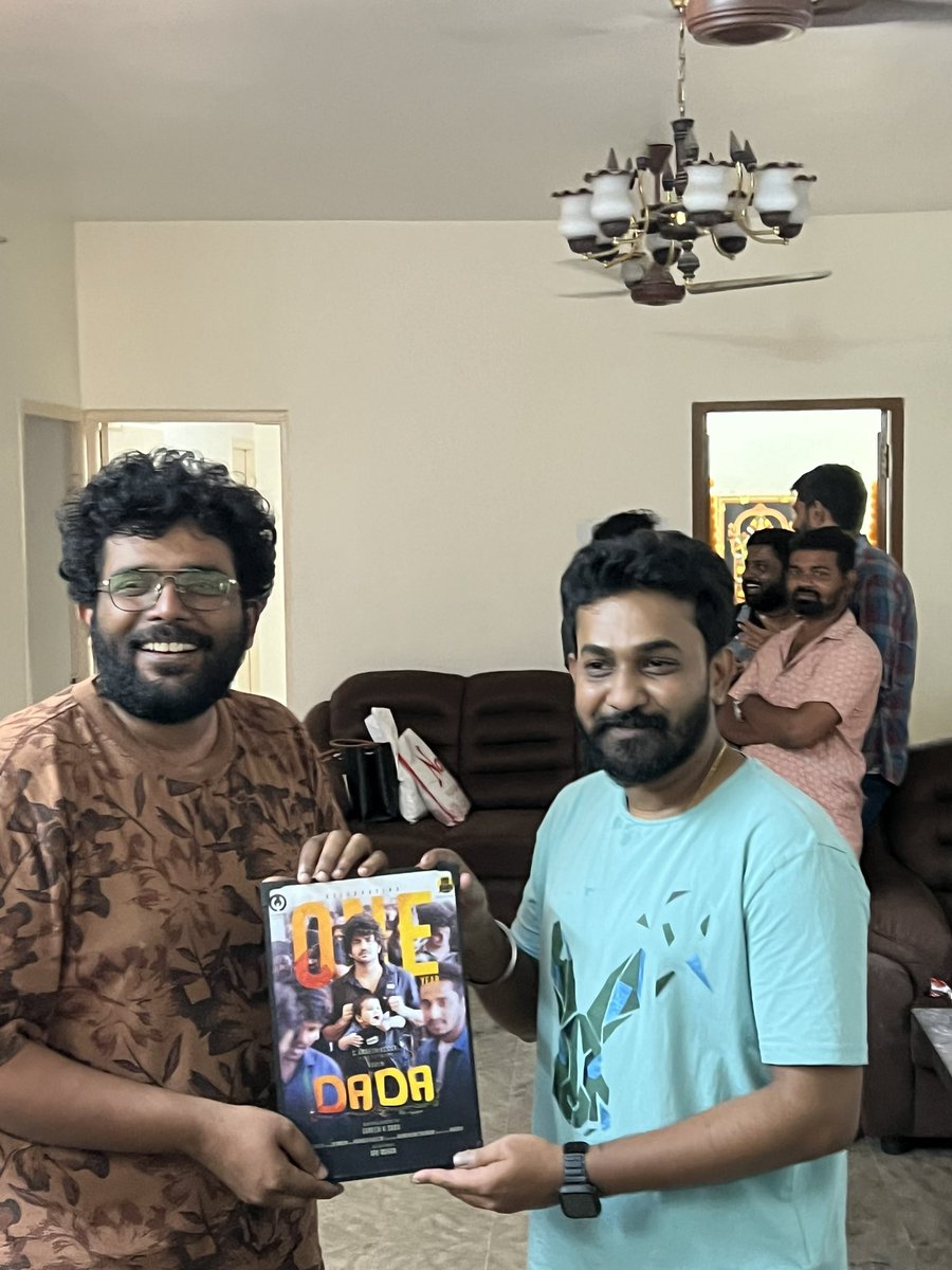GoldwinSharon's tweet photo. Commending the phenomenal success of #Dada  as it marks its one-year anniversary! 🎉🎬 

Created by @ganeshkbabu | and featuring talents like @Ezhil_DOP @editorkathir| @JenMartinmusic |@artdir_raja. 🙌

#1YearOfDaDa 

#Kavin |#kavinkvp |#AparnaDas https://t.co/3y2EzLOwNe