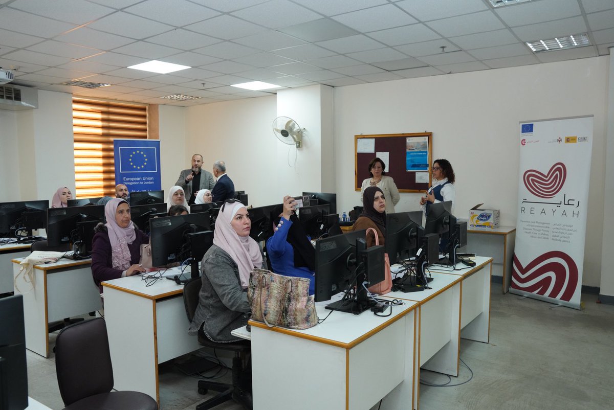 EmbEspJordania's tweet photo. El Embajador de España #MigueldeLucas🇪🇸 participa en la inauguración del curso sobre ciberseguridad en sistemas de salud de @mohgovjordan junto con el ministro de Salud Dr. #Firas_AlHawari🇯🇴.
En el marco del contrato entre @AecidJordan @AECID_es y @CsaiFundacion para el apoyo técnico en la ejecución del programa @ReayahProject.
🔵Financiado por la @EUinJordan🇪🇺
🩺
#CiberseguridadSalud