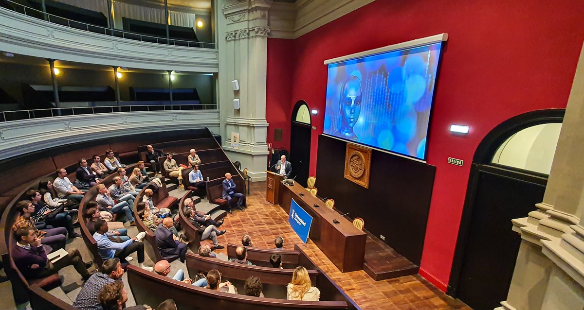 Muy agradecidos a <a href="/unizar/">Universidad Zaragoza</a> y a Alimak por invitarnos a celebrar el aniversario de la Cátedra Alimak Group. 
Desde <a href="/PredictLand/">PredictLand AI</a> dimos ponencia "Inteligencia Artificial para conseguir la proactividad automática", explicando qué es la IA, qué no es, y vimos múltiples aplicaciones.
