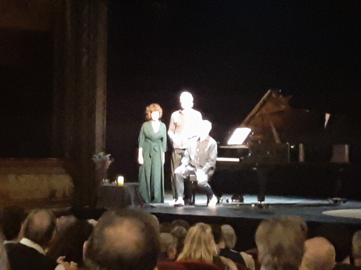 MartaFdezJurjo's tweet photo. 🔚 Avui darrera oportunitat de veure un apropament a l'obra #AlmaYPalabra San Juan de la Cruz @TEATROCLASICO al @Teatre_Romea amb #LluísHomar i #AdrianaOzores, fantàstics i l'acompanyament musical de @ModestDissonant, que interpreta fragments de #Músicacallada, de #FredericMompou https://t.co/T3BkJ9mz6F