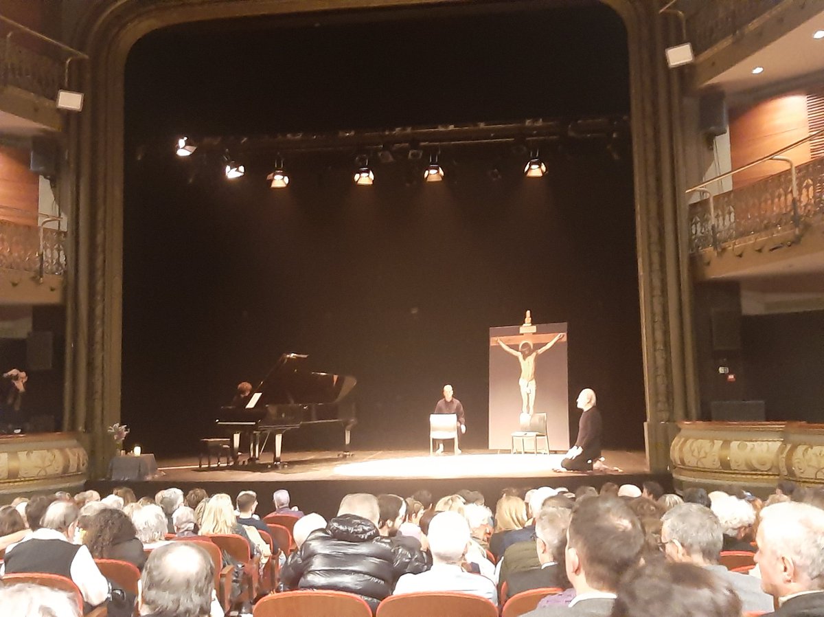 MartaFdezJurjo's tweet photo. 🔚 Avui darrera oportunitat de veure un apropament a l'obra #AlmaYPalabra San Juan de la Cruz @TEATROCLASICO al @Teatre_Romea amb #LluísHomar i #AdrianaOzores, fantàstics i l'acompanyament musical de @ModestDissonant, que interpreta fragments de #Músicacallada, de #FredericMompou https://t.co/T3BkJ9mz6F