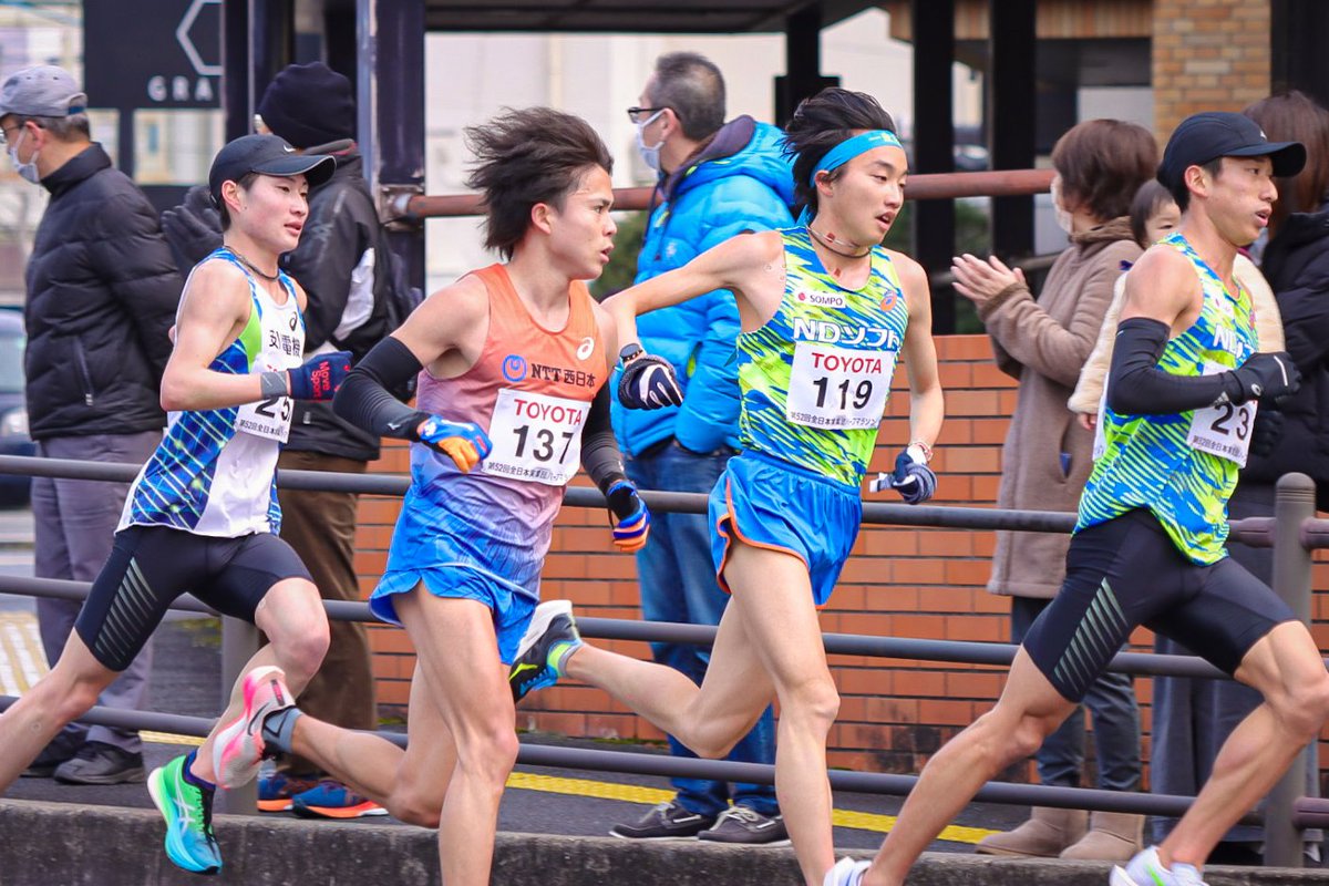 ayaka_ekiden's tweet photo. #実業団ハーフ
・櫛田佳希 選手(NTT西日本) 1:02:03
・下條乃將 選手(NDソフト) 1:02:29
同い年のお2人が並走してた🥹💜 https://t.co/30HDN8HKee
