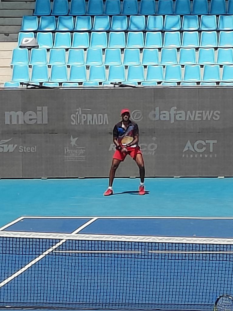 India's Manish Ganesh in action during his first round qualifying match at the #DafaNewsBengaluruTennisOpen today