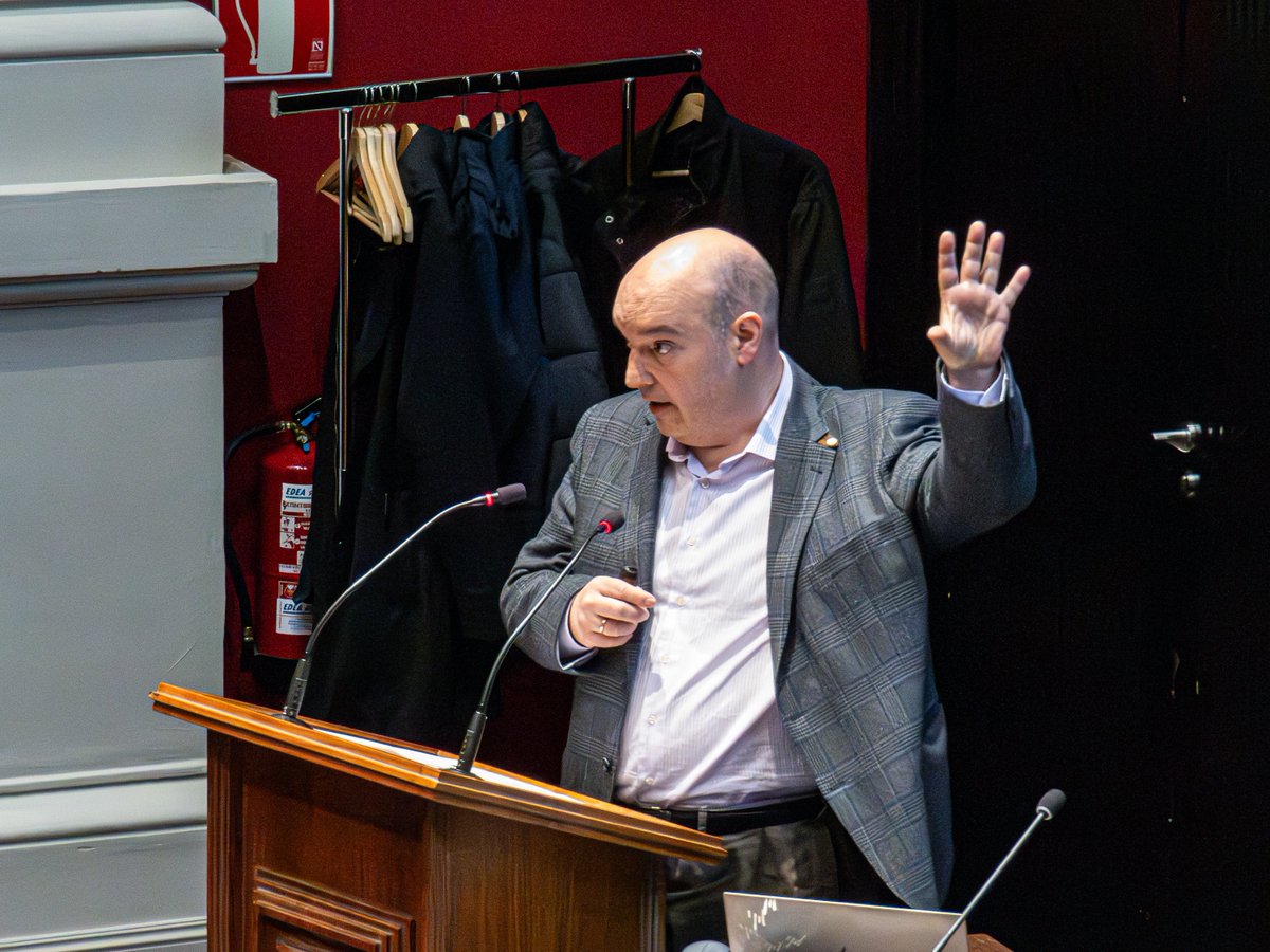 PredictLand AI tweet media