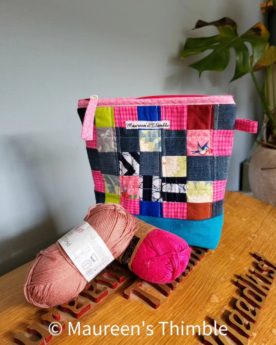 MoMuyden's tweet photo. Weten jullie nog het lapje met vierkantjes die ik een tijdje geleden maakte? Nu eindelijk een mooi tasje van gemaakt ❤️. Als kleine projectbag. Maten zijn 19x22 cm.
Type "verkocht " in de comments en hij is voor jou voor maar 24,50!

https://t.co/v4l73ia6Wu https://t.co/G9W48jxGlO