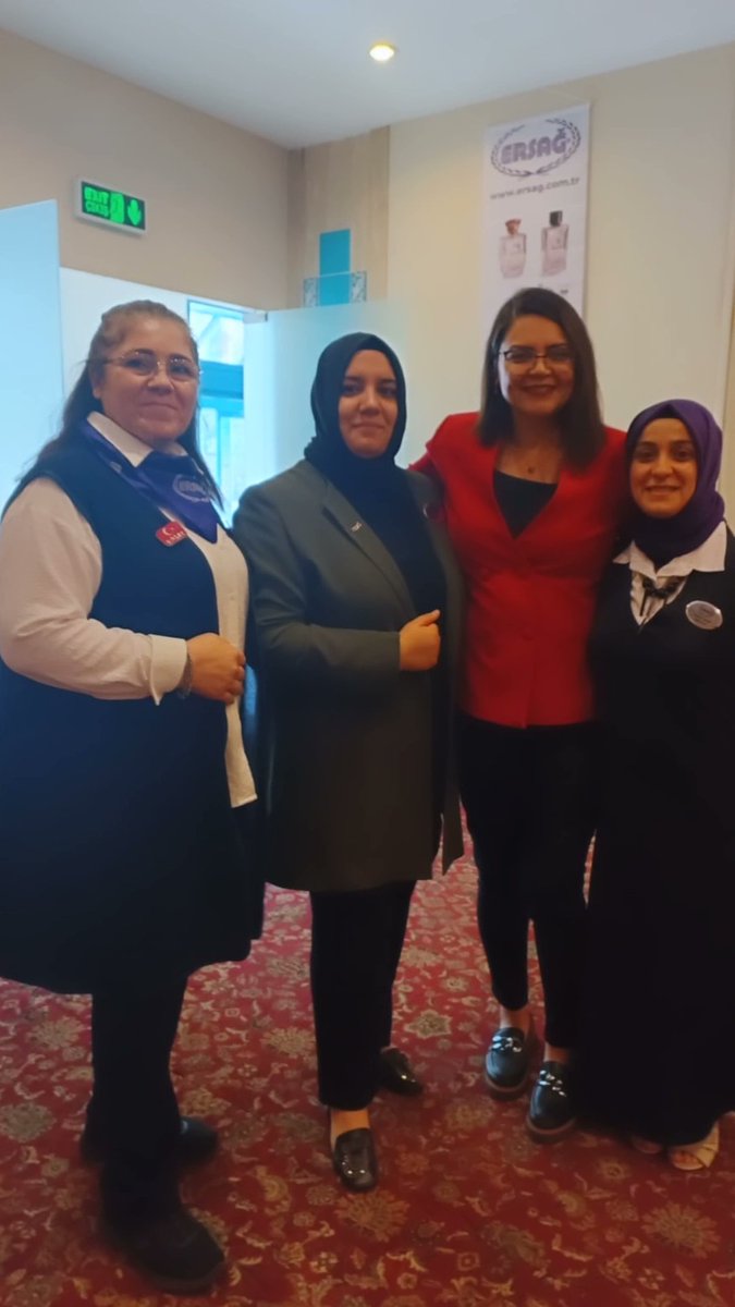 Ersağ'ımızın bu değerli ailenin
İşi gereği değil kalbi ile emek vereni
Güzel yürekli Filiz hanım sizi çok seviyoruz♥️
<a href="/Flz_Ersag/">Filiz Akyalci</a> 
<a href="/Nilferz09745111/">Nilüfer Özçelik</a> 
@elif_ersag