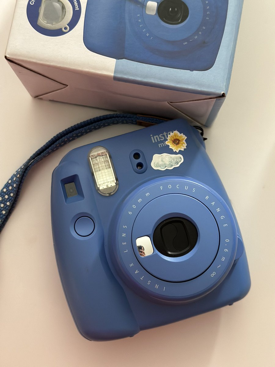 13oreforsale's tweet photo. 💗ส่งต่อ💗
- กล้องโพราลอยด์ instax mini 9
สีน้ำเงิน มีรอยติดสติ้กเกอร์ไว้
- ใช้งานน้อยมากก
- 650฿ ส่งฟรี
✨แถมฟรี✨
- ฟิล์มในเครื่อง 5ใบ(เพิ่งใส่ใหม่วันนี้ตอนทดสอบ)
#กล้องโพราลอยด์ #ตลาดนัดกล้อง #instaxmini9 #กล้องมือสอง https://t.co/m3ISRsXyyA