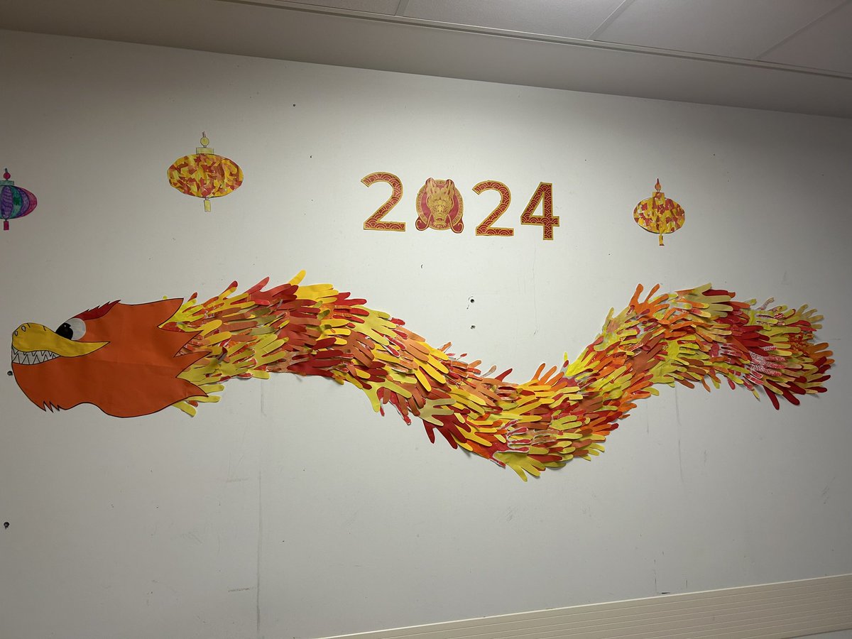 Our wonderful display to celebrate Chinese new year and the year of the dragon! Made by our talented activities coordinator, using hand prints of staff, patients and visitors 🐉 🇨🇳 🎆 #HappyNewYear #YearOfTheDragon