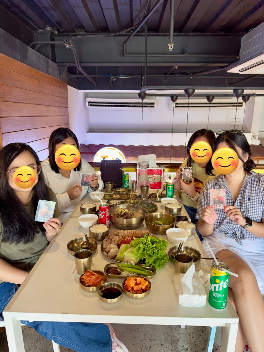 baekedmaj's tweet photo. We ordered Baekhyun special @ Tang 💛

@Mectb00 @skinsnbones @fangirleia @B_hundred_Hyun https://t.co/2HDY2e2Xgd