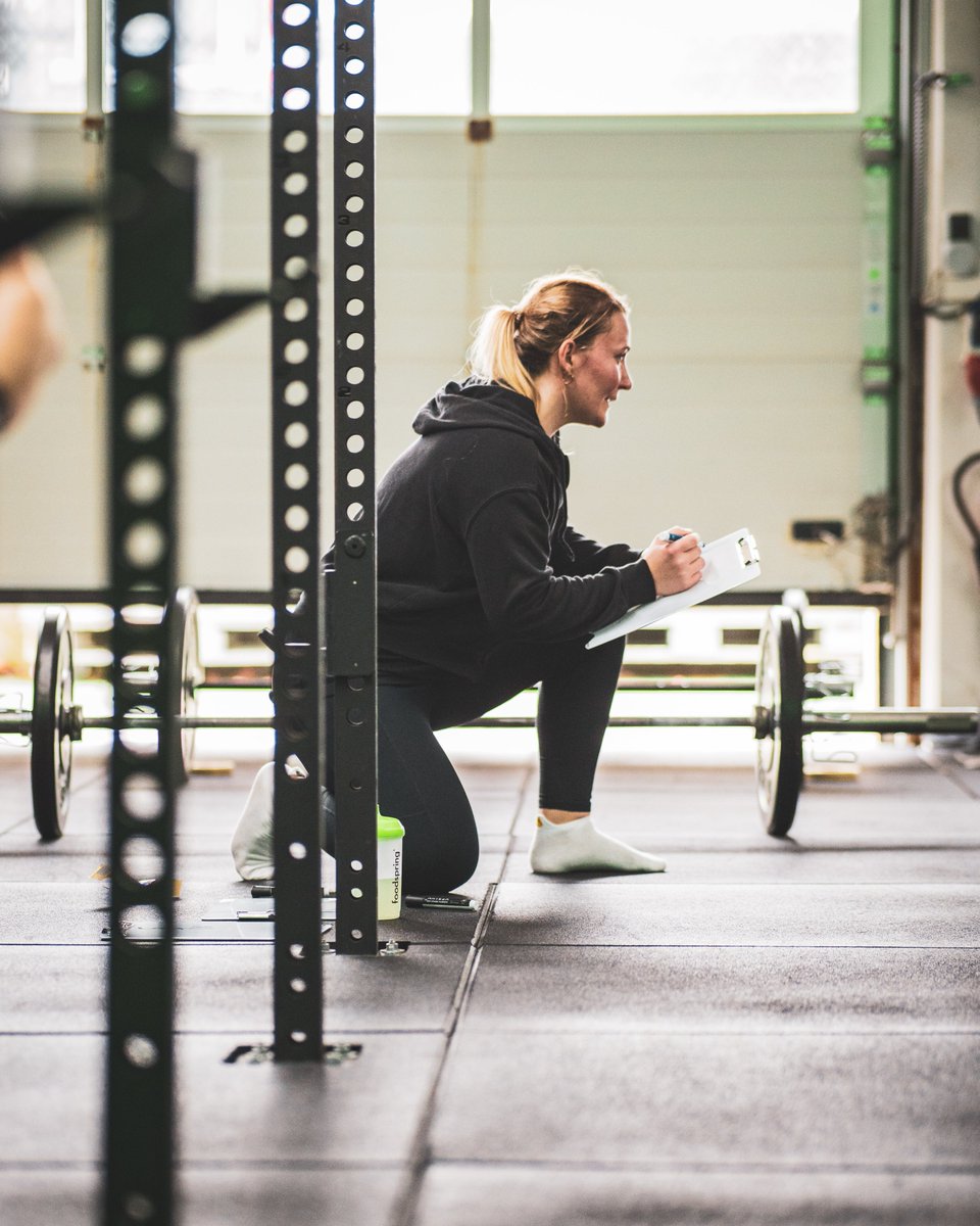 kaydeephoto's tweet photo. Took some shots at the competition class workout at Crossfit Reutlingen yesterday. This was quite fun and veeeeery inspiring and motivating to move my ass back to the gym. #crossfit #reutlingen #weightlifting #workout #cleanandjerk #kaydeephotos😀 https://t.co/Pa8mxXL0dY