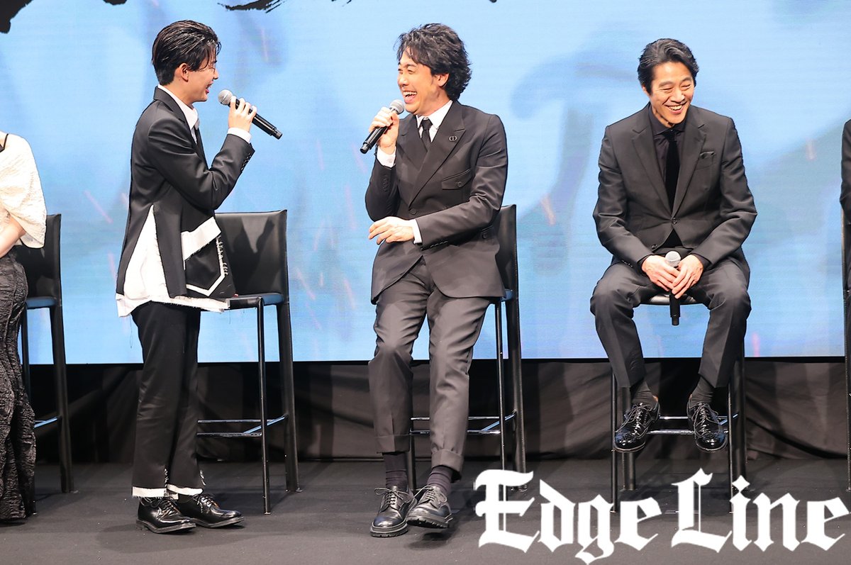 edgelinetokyo's tweet photo. 長尾謙杜約1.8メートルの棒振り回すけいこに「泣きそう���！大泉洋と近くなった関係性【写真16枚・バックショット有】 https://t.co/EXsVDzW3TB 

大泉からは「長尾くんの映画ですよ」と称えたり立ち上がって止める瞬間
#室町無頼 #長尾謙杜 #大泉洋 #なにわ男子 #松本若菜 #北村一輝 #柄本明 #堤真一 https://t.co/myoeZLHZ3z