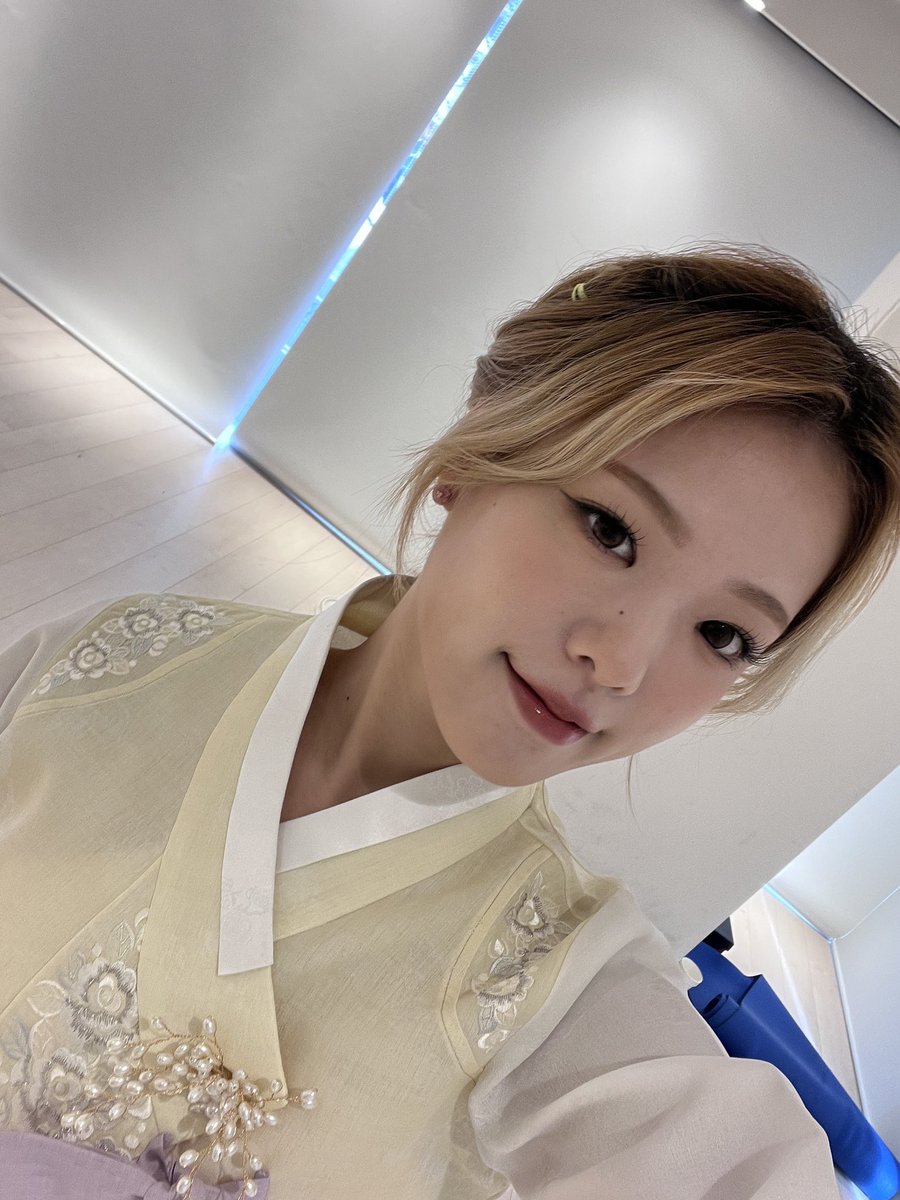 Lapillus_twt's tweet image. 新年快乐！ 恭喜发财！ 红包拿来！ 🎉

#Lapillus #라필루스 #Yue #유에