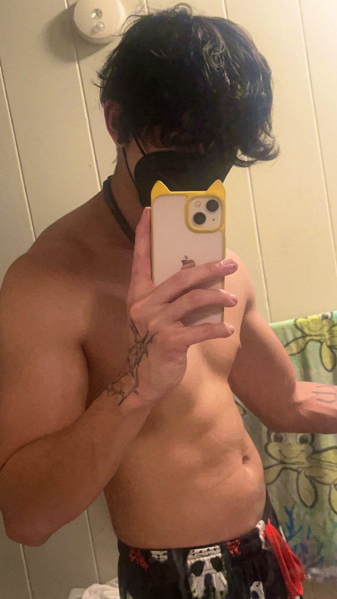Ac3_twit's tweet photo. I need a workout partner, maybe somebody to do cardio with? #nsfw #nsfwtwt  #nsfw_acc #18plus #mask #thirst #thirsttrap https://t.co/ioNIqKp29w