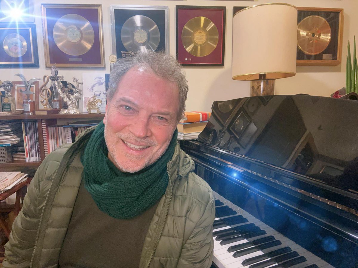 FrancoSimoneFS's tweet image. Tra poco (alle 10:45) sarò in diretta streaming su #radiolora (Zurigo-Svizzera)
onlineradiobox.com/ch/radiolora97…...