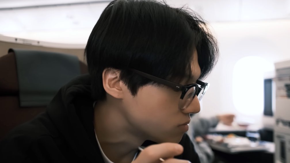sankaissed's tweet photo. pretty wooyoung (｡^‿^｡)🖤 https://t.co/D1RRJ7oyzd