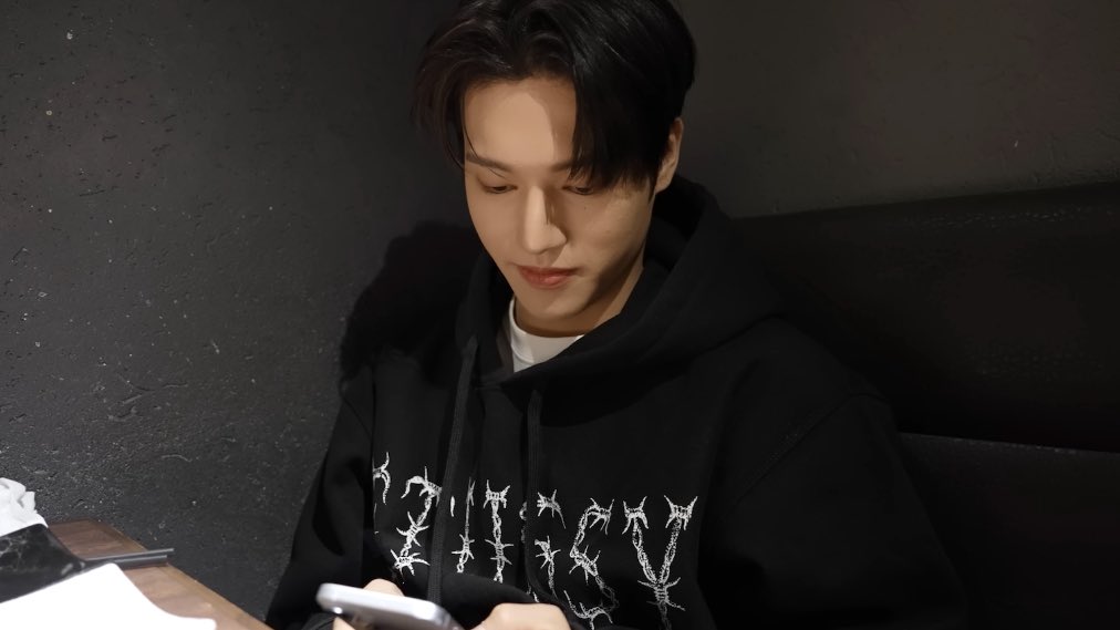 sankaissed's tweet photo. pretty wooyoung (｡^‿^｡)🖤 https://t.co/D1RRJ7oyzd