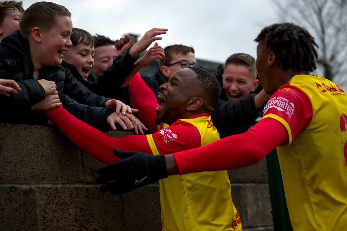What a moment with the fans @albionrovers great performance from the boys(3points). @daviewils was great to see you all @GeorgeJFraser 🫱🏽‍🫲🏼@OfficialSLFL