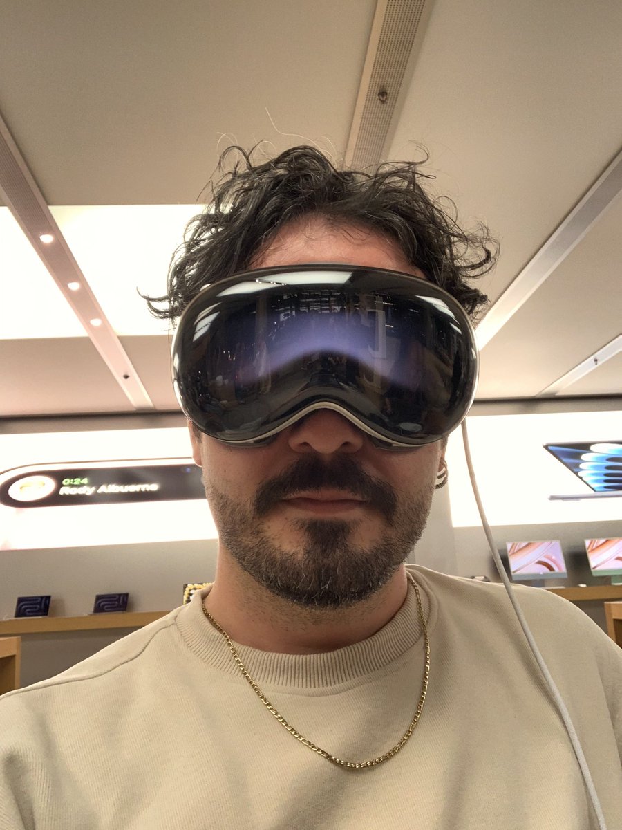 mutlu ben tweet media