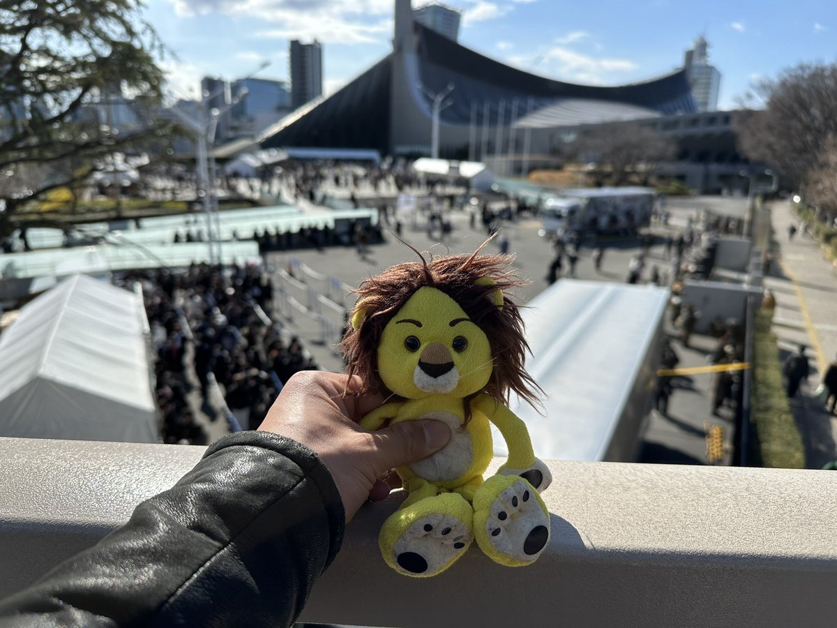 HydeAKIO's tweet image. 3日目！会場に到着。
今日はチケないけど余韻を味わいたくて来てしまった。見かけたらよろしくお願いします✨
ラルカフェの食事美味しい(*´ω｀*)
#ラルク #UNDERGOUND 
#ラルカフェ #代々木第一体育館