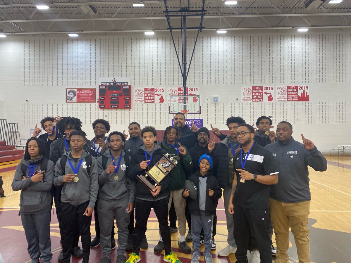 Detroit Douglass Basketball Team tweet media