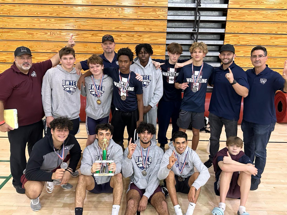 Dwyer’s wrestlers crushed it this weekend at Suncoast with 2nd out of 18 teams & the following 8 individual placers in their weight classes: Nixon Weiss, Luciano Paniccia, RJ Hickox, Kevin Sammiel, Greg Day, Jaime Lugo, Corrado DeSantis, Dante DeSantis. Excellent job, Panthers!