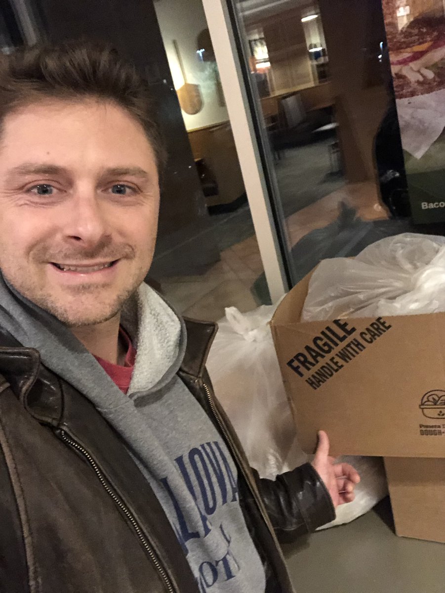 Rescued 45 pounds of food tonight. In addition to rescuing food 🥘, at the heart ❤️ of @f4service, we have always believed in creating #hungerawareness so more people know about #Foodinsecurity. Together - WE can make a difference!! #f4 #F4endhunger #Fooddrives #Foodrescue