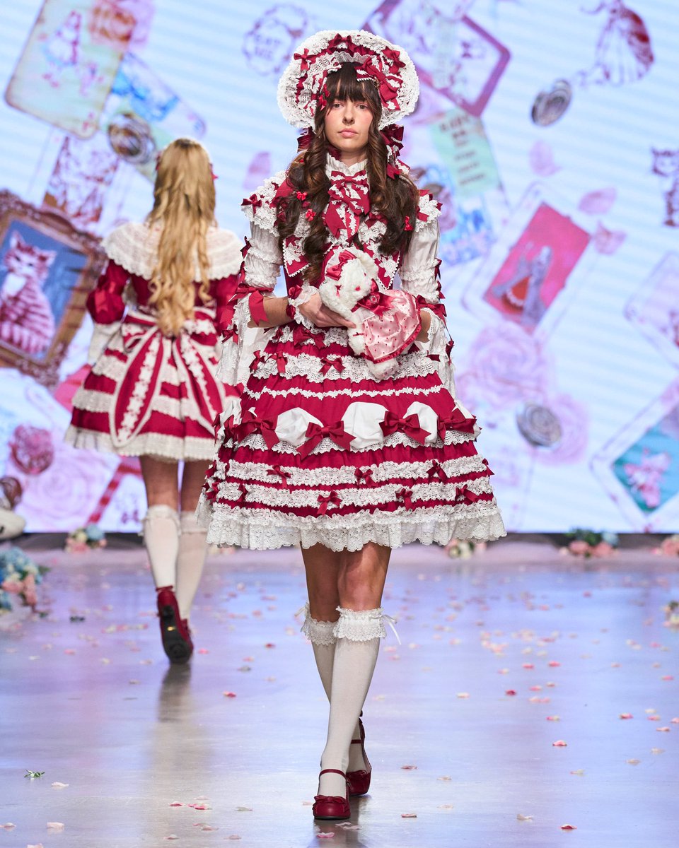 kawaii_kayu's tweet image. この狂気が滲み出てる服はなんで名前なんだろ