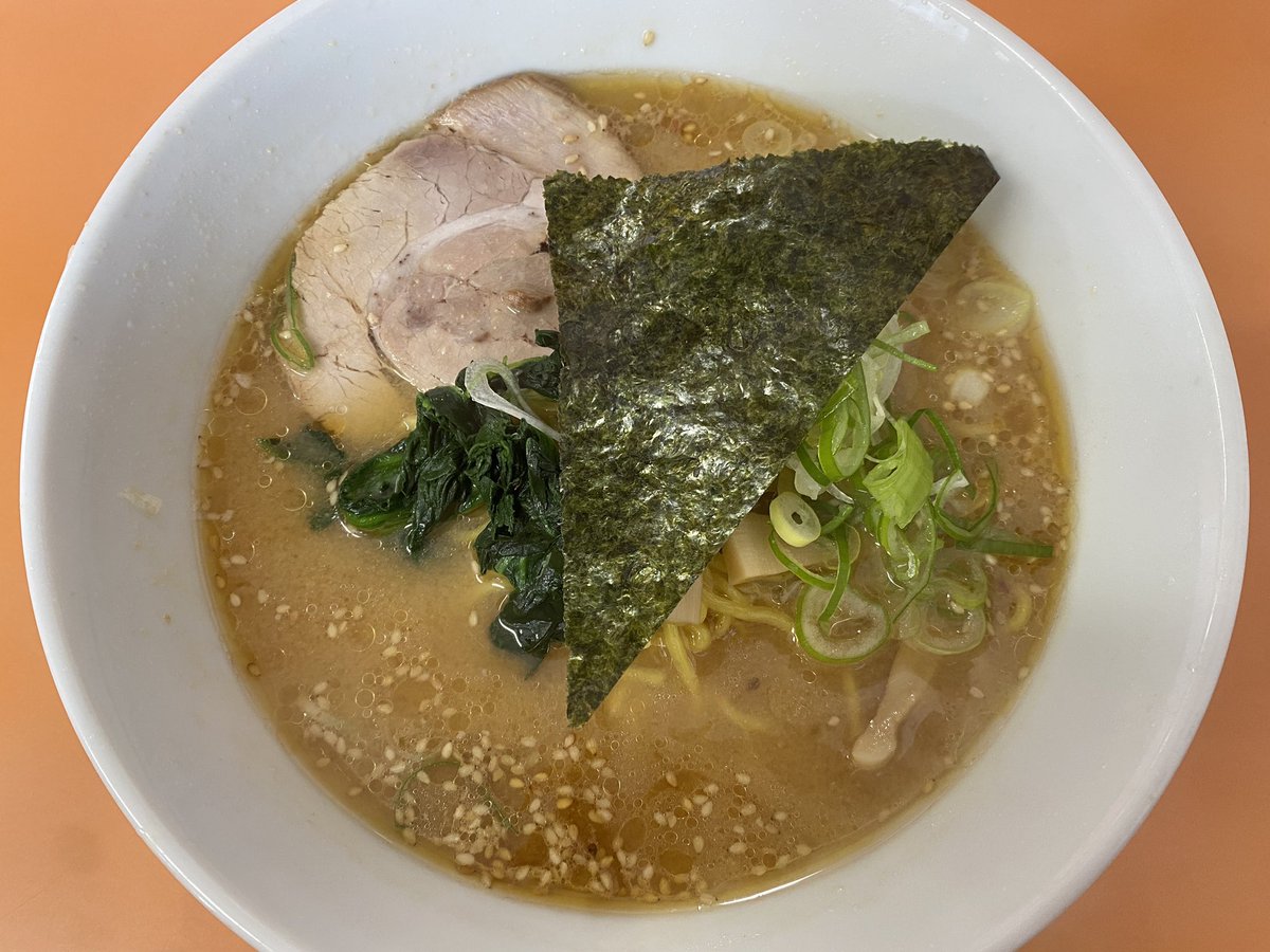 Arch_Shidendori's tweet photo. 【市電昼食】

ごま田郎
北海道札幌市中央区南三条西12-1293 
店から徒歩2分58秒

みそらーめん
ミニチャーハン

市電昼食も明日で最後…。 https://t.co/GOtfec5xwR