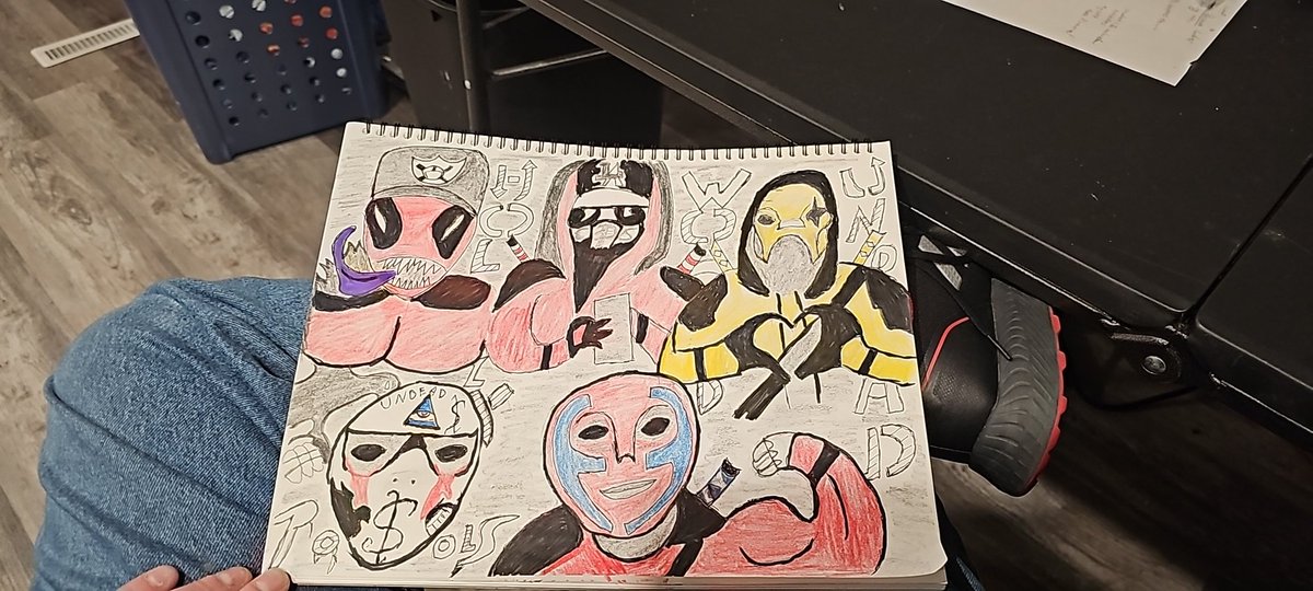 #hollywoodundead #hollywoodundeadpools @al_capowned @sirCharlieScene @Danieldrive @JDoghlm  not bad for the first edition hope you all like. Maybe get a real artist lol.