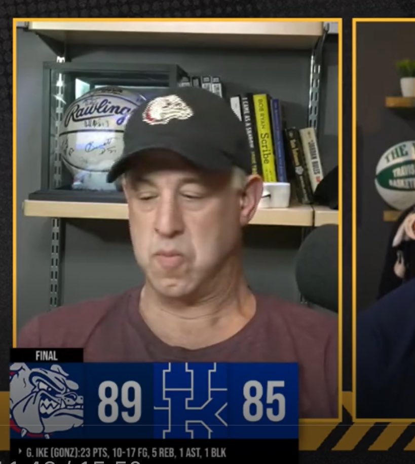 aFewTooMany_Pod's tweet photo. Can somebody tell this dweeb to take off that hat? 
We don’t want @GoodmanHoops repping Gonzaga! Disavow! https://t.co/APSKmdpyxy