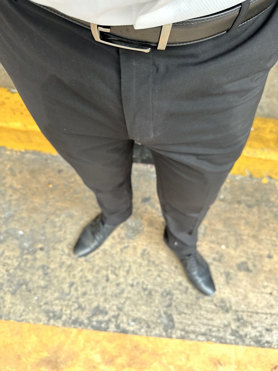 suitth_fe's tweet photo. Working with wet pants is not a problem.
#piss #pisspants #撒尿 https://t.co/iBf8scJ75O
