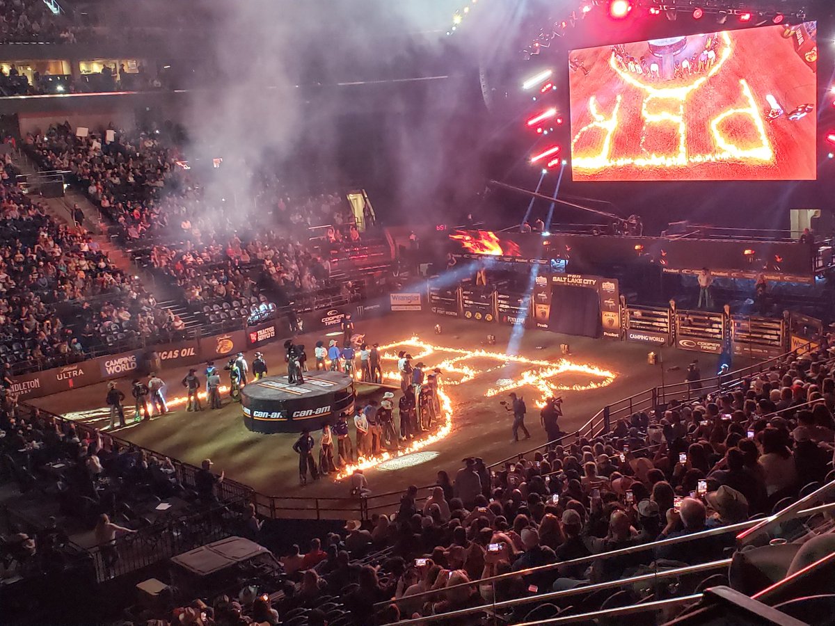 lexiemurphy's tweet photo. So much fun at the @PBR with my cousin.  Thank you, Billy @deltacenter for making sure I was comfortable and had an enjoyable night! https://t.co/Dx4GUs9nyG