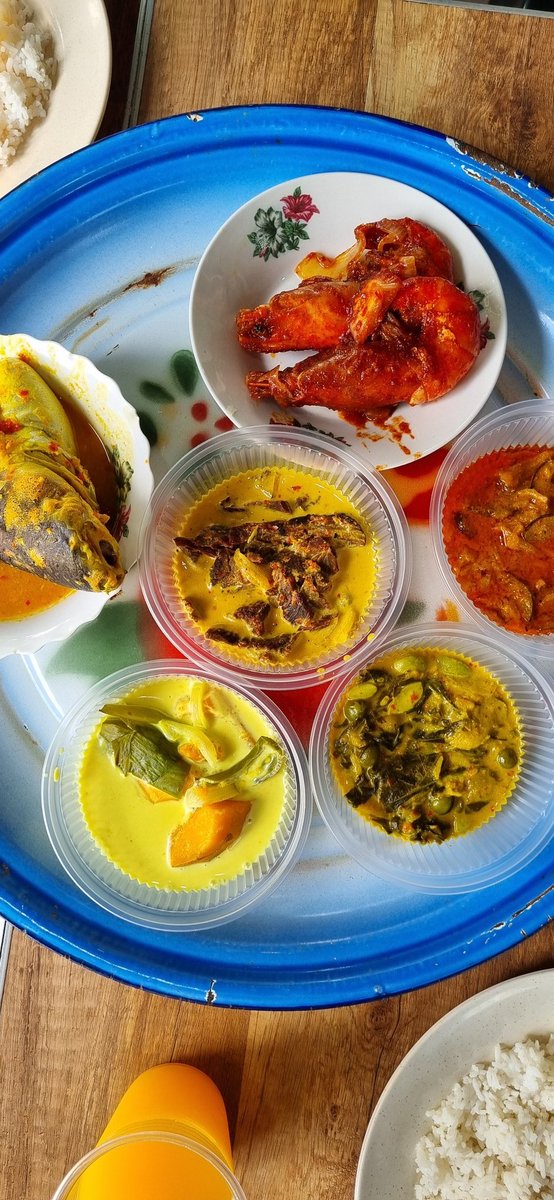 azzimrazak's tweet photo. 📍Patin Gulai Masam, Temerloh

Kedai tepi sungai, empat orang makan lebih kurang rm 120. Makanan biasa je. https://t.co/nLhraiBaUG