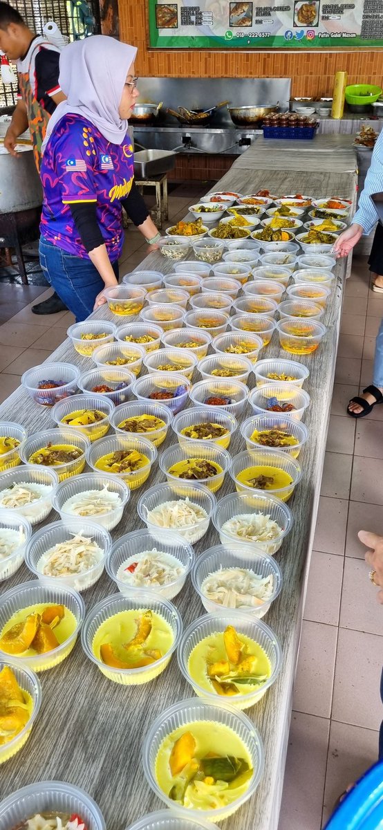 azzimrazak's tweet photo. 📍Patin Gulai Masam, Temerloh

Kedai tepi sungai, empat orang makan lebih kurang rm 120. Makanan biasa je. https://t.co/nLhraiBaUG