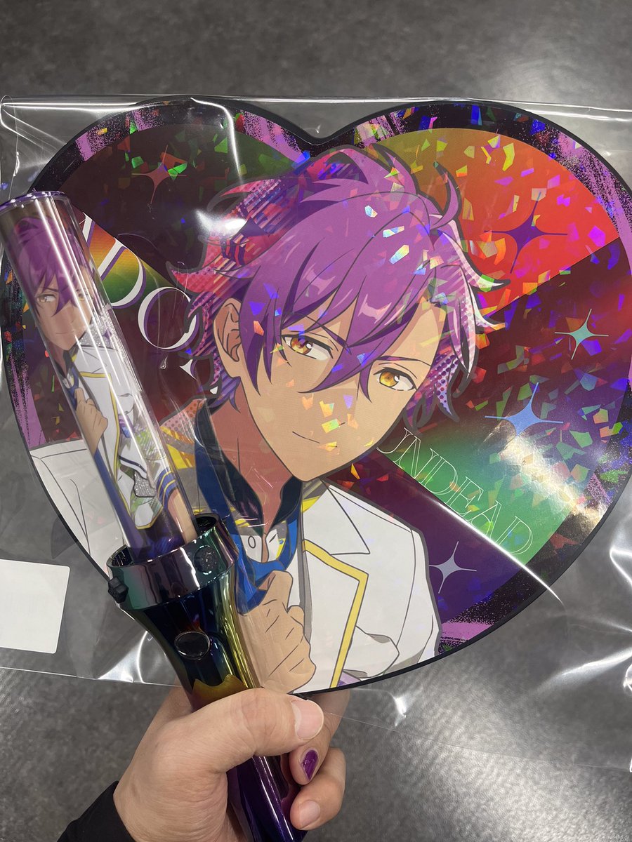 本日の公演も、全力で楽しみます🎤
グッズいただきました。
皆さんもそれぞれの場所で一緒に盛り上がってくださいね✨