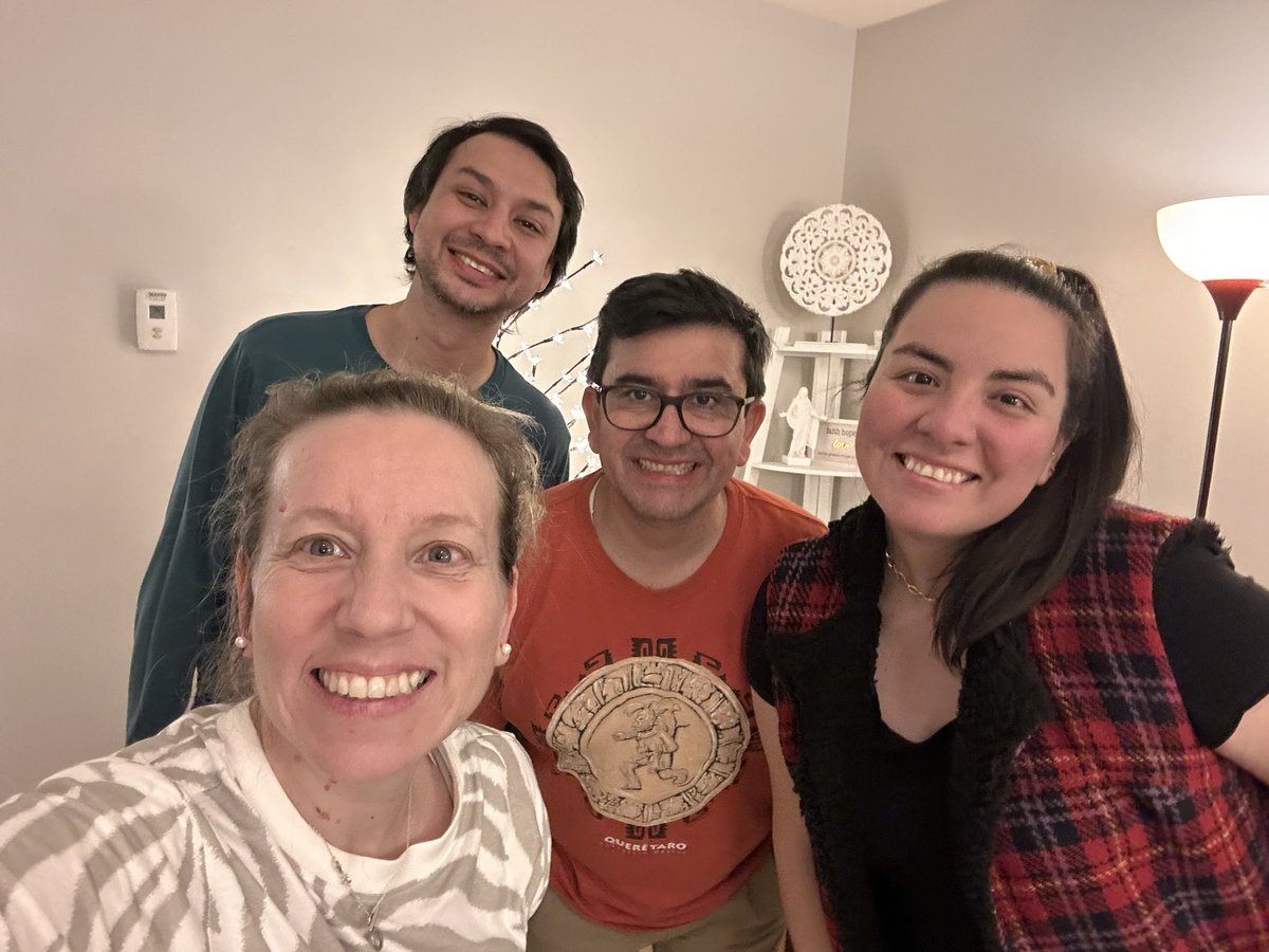 🙌🏻✨Get to know my advisees as individuals💗Together, my advisees and I have done fun, fulfilling things beyond the scope of a local advisor-advisee relationship <a href="/MrsHelleen/">Hellen Rojas</a> <a href="/ParticipateLrng/">Participate Learning</a> #UnitingOurWorld <a href="/MGSDschools/">MGSD schools</a>