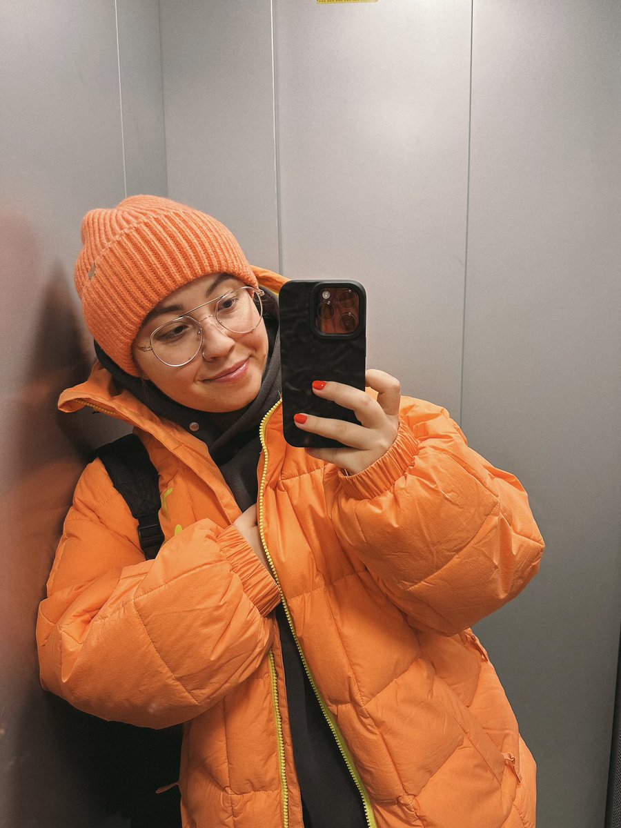 myautro's tweet photo. апельсиновый человек 🫠 https://t.co/8n1Z2hCEnU