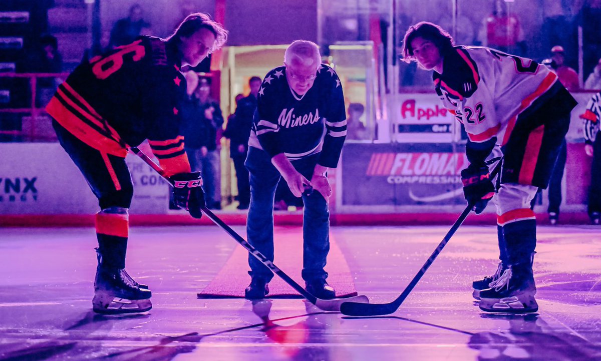 Another big thank you goes out to Jim Fisher for doing tonight’s ceremonial puck drop!

Jim was the Drumheller Miners General Manager when the team won the Allan Cup in 1966! 

#DrumItUp #Miners #Dragons #ReverseRetro